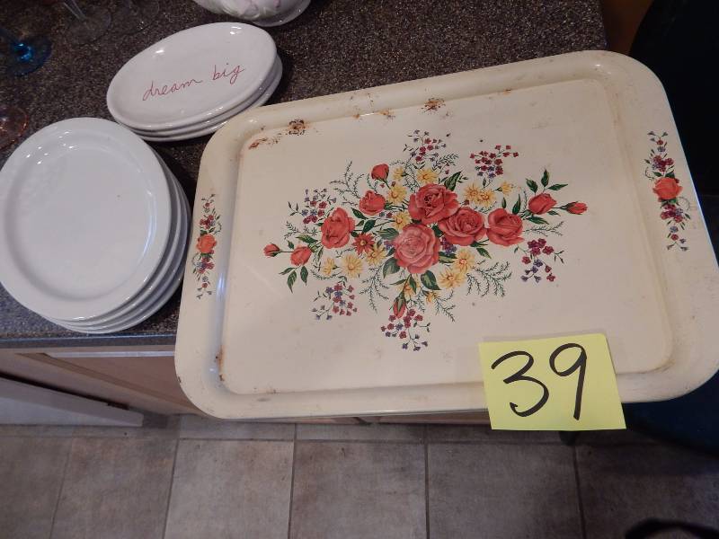 lot 39 image: 4, metal floral design serving trays 4, 9in x 7in white platters, 3, Dream big small platters