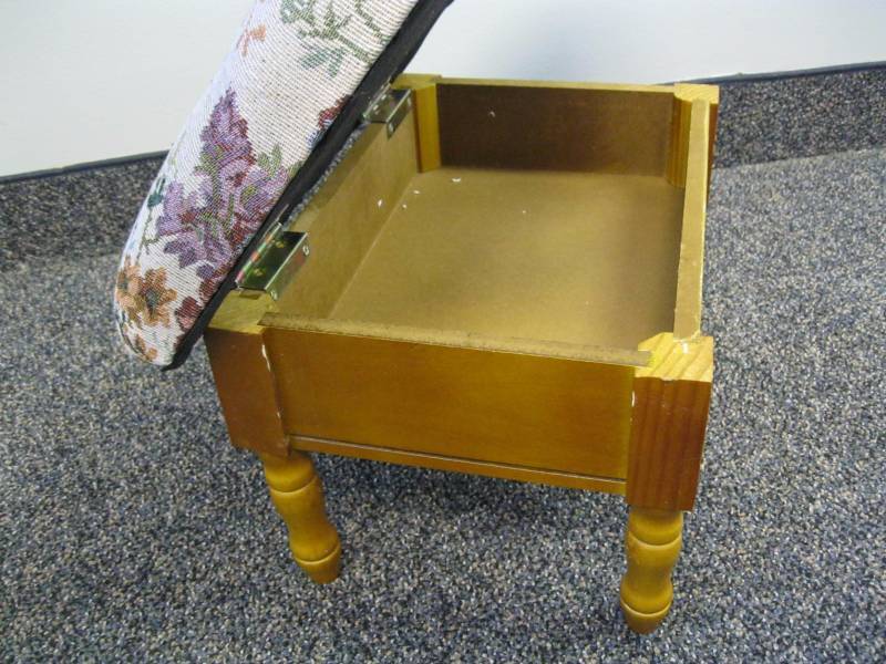 lot 13 image: Foot Stool with storage 16x12x10...