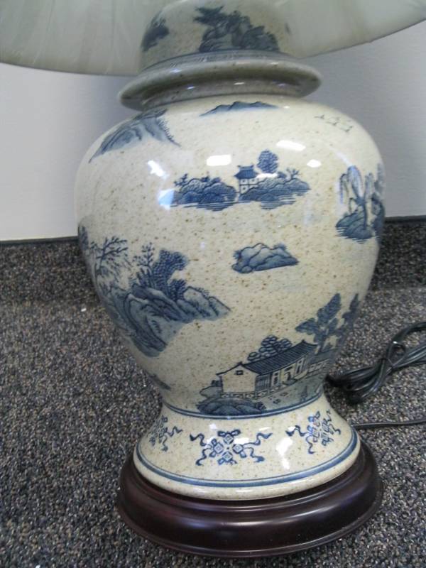 lot 29 image: Asian Themed Ceramic Lamp with Shad...