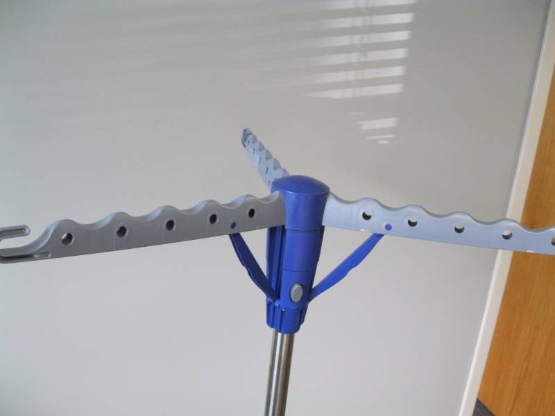 lot 38 image: Portable Clothes Drying Rack 64...