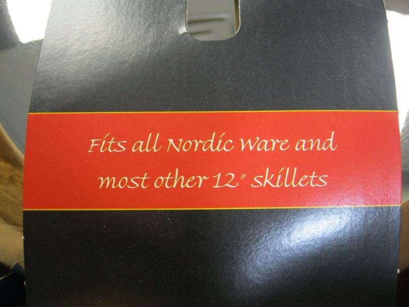 lot 265 image: Lot of 4 Nordic Ware 12 Stainless...
