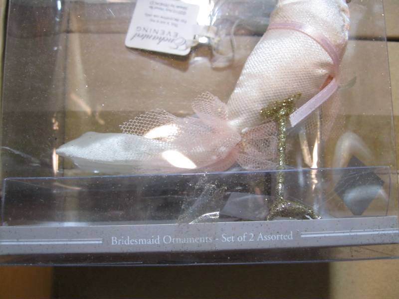 lot 308 image: Lot of 25 Silvestri Bridesmaid Wedd...