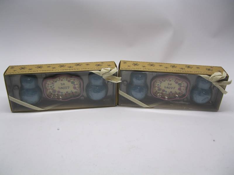 lot 542 image: Lot of 2 - Be Happy Mini Soap Set...