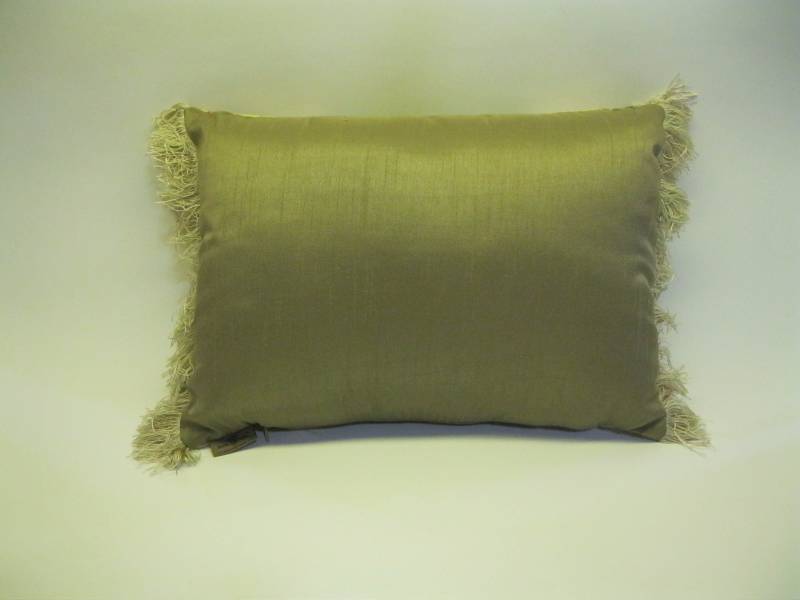 lot 585 image: Decorative Pillow - 16 x 11...