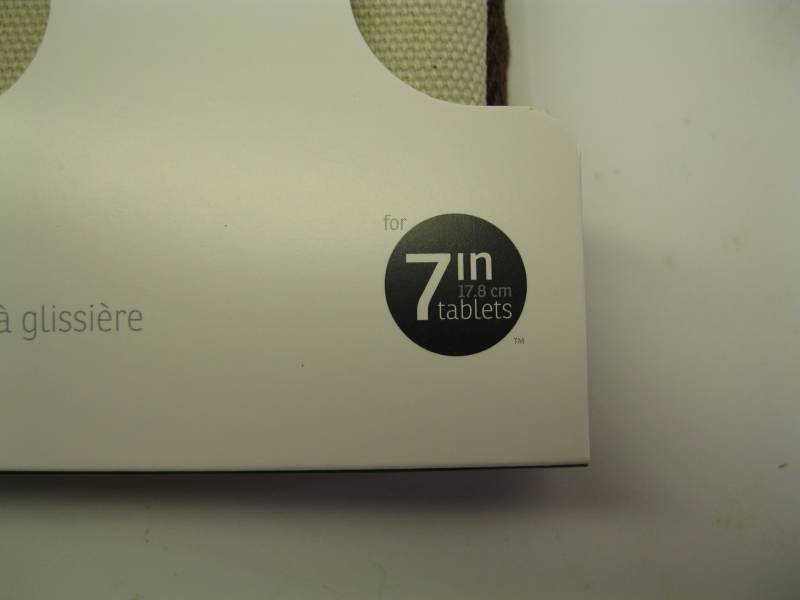 lot 802 image: Griffin Softside pouch for 7 table...