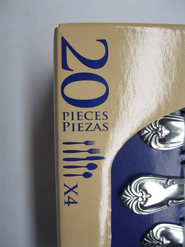 lot 1101 image: Hampton 20 Piece flatware set servi...