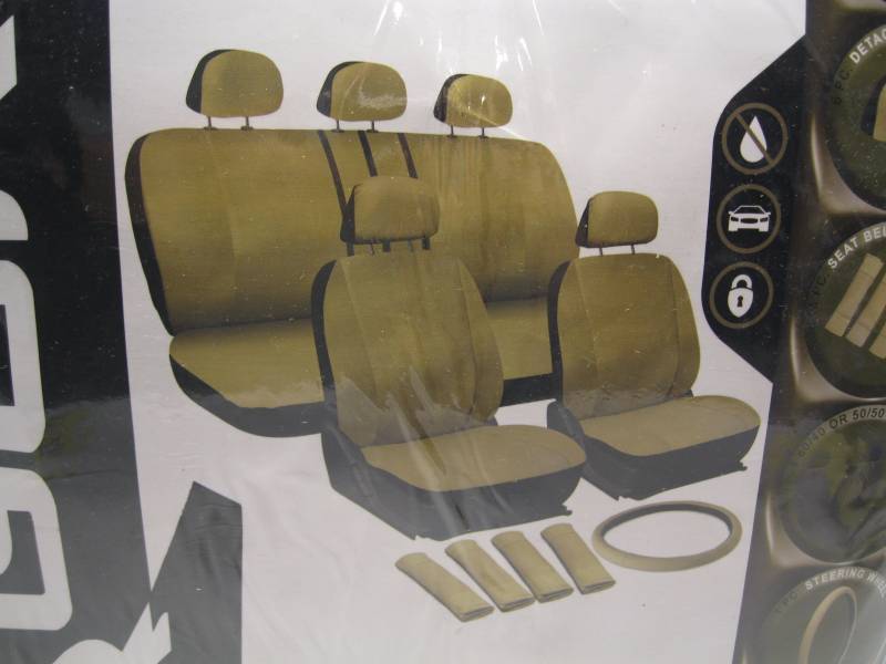 lot 1612 image: Oxgord 17 Piece PVC Leatherette Sea...