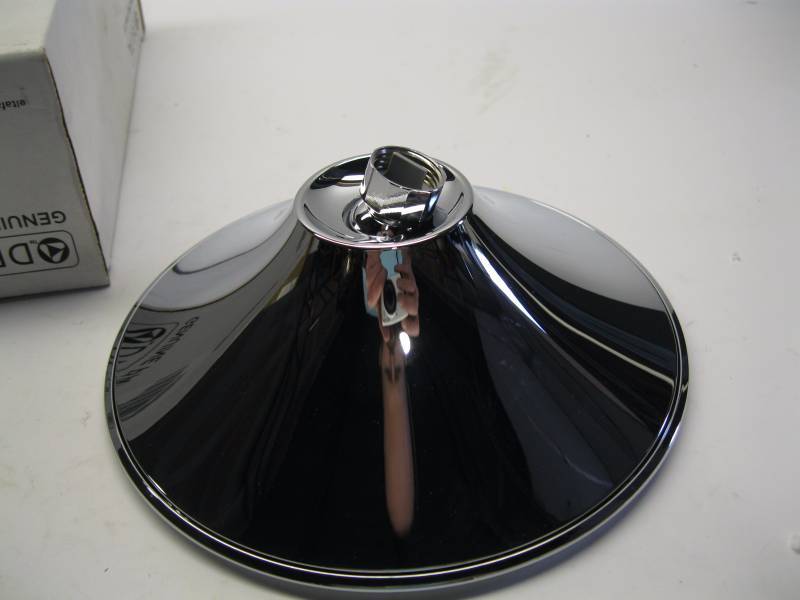 lot 2624 image: Delta Shower Head 7.5 RP48686...