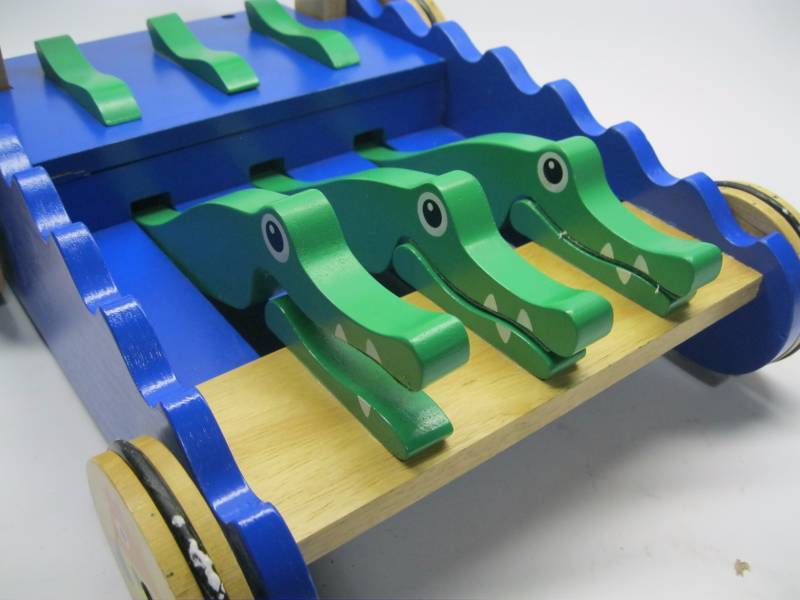 lot 2911 image: Melissa & Doug First Play Chomp & C...