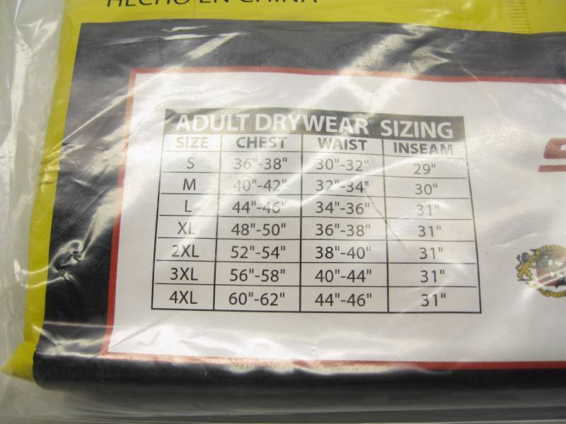 lot 3686 image: Stearns Deluxe Yellow Rain Suit Bib...