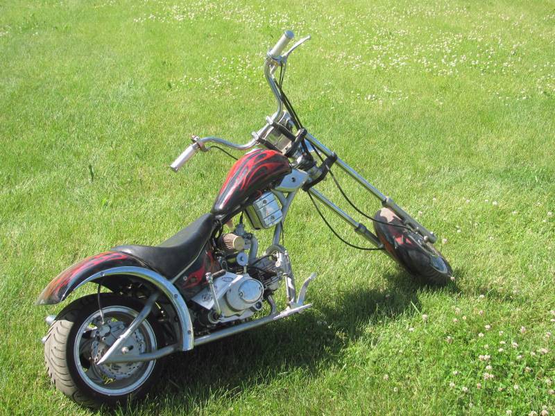 lot 1 image: Mini Chopper Motorcycle