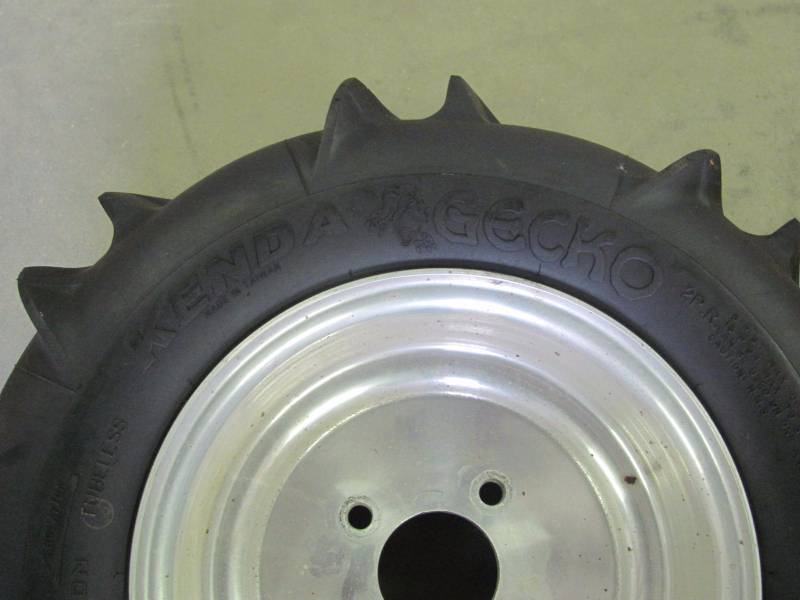 lot 7 image: 2 Pair Kenda Sand Gecko ATV Tires & Rims