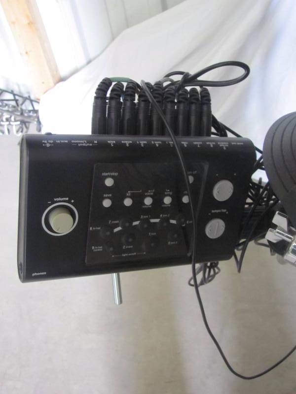 lot 46 image: Singing Machine E-ED001 Digital Drum Set