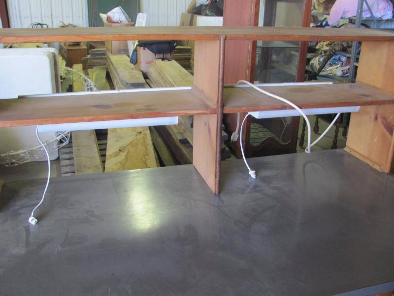 lot 63 image: Lighted Shelf Work Bench