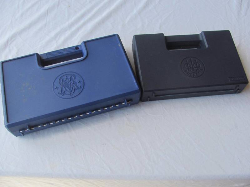 lot 90 image: Lot of 2 Berretta & Smith & Wesson Pistol Cases
