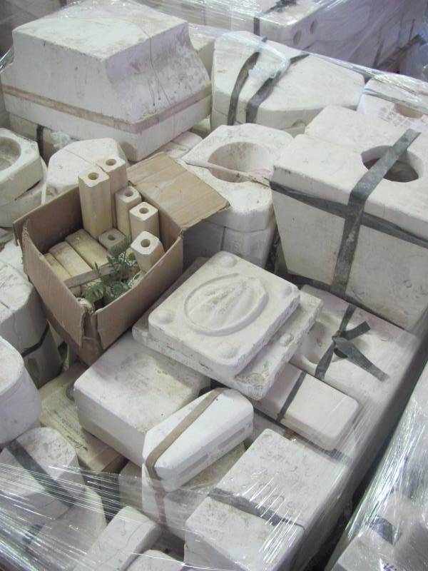 lot 152 image: Ceramic Molds Pallet #7