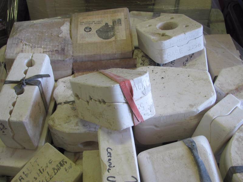 lot 160 image: Ceramic Molds Pallet #15