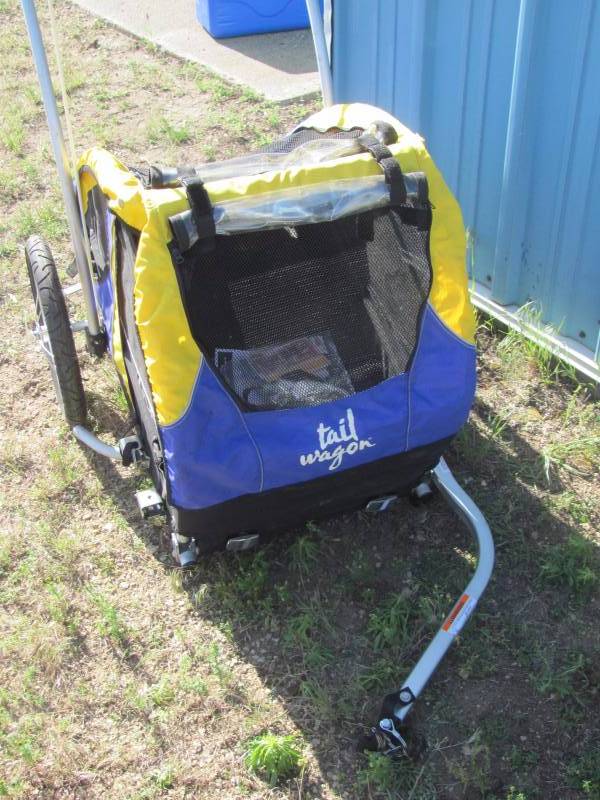 lot 163 image: Burley Tail Wagon Pet Stroller