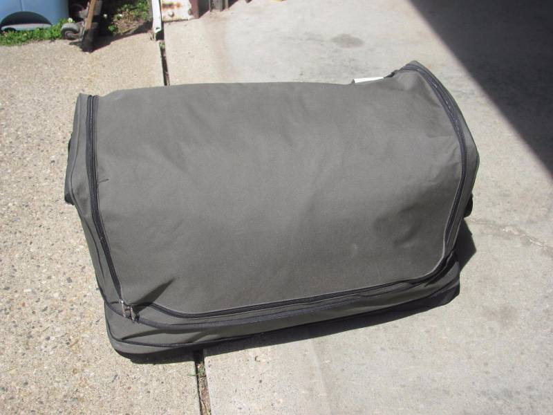 lot 195 image: North Pole Queen Size Inflatable Stand Up Camping Bed
