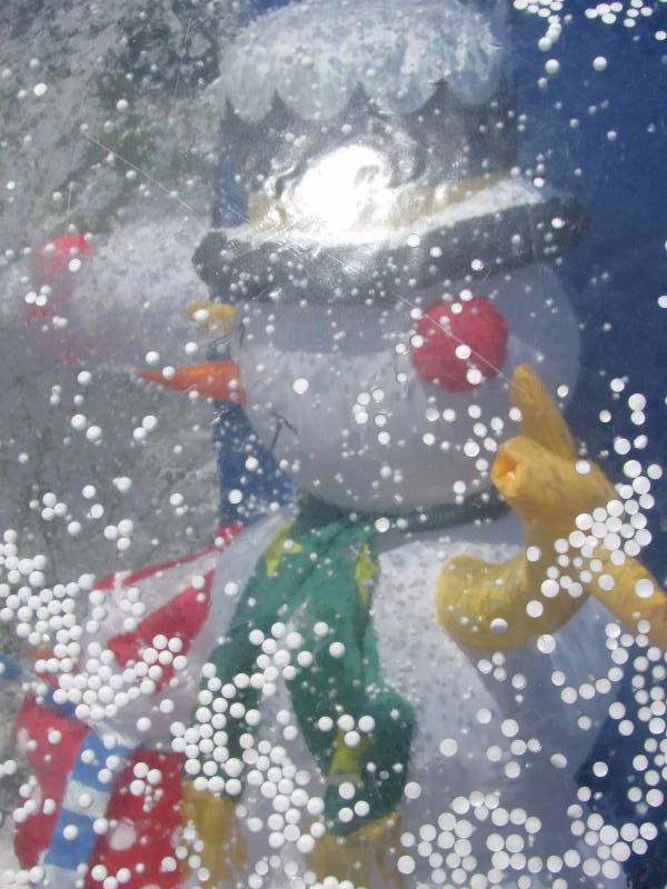 lot 215 image: 6 Snowman Snow Globe Inflatable Lightup Christmas Yard Ornament