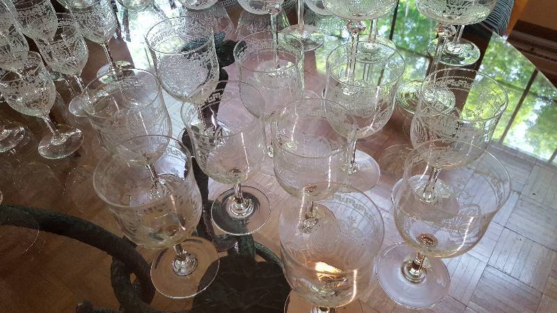 lot 97 image: Set of Vintage Crystal