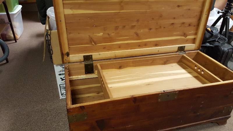 lot 116 image: Cedar Chest - 41.5l x 18w