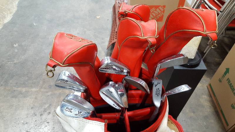 lot 104 image: Wilson Pro Staff Golf Club Set