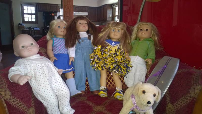 lot 76 image: American Girl Doll Collection