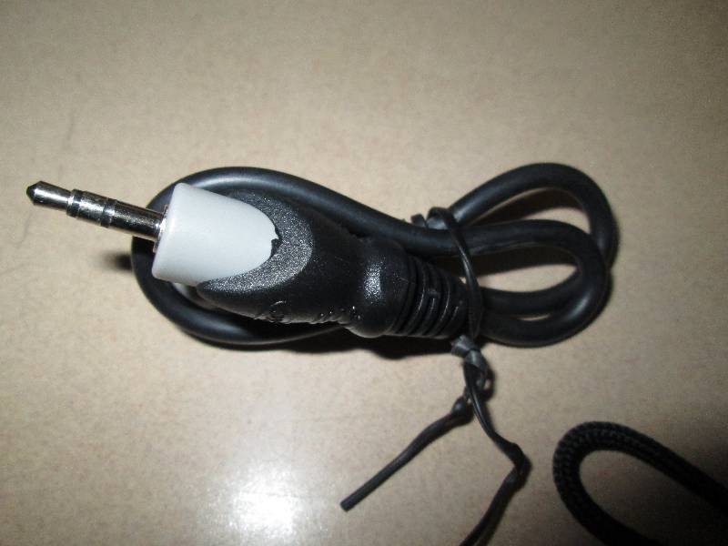 Lot of 950 Stereo Cables