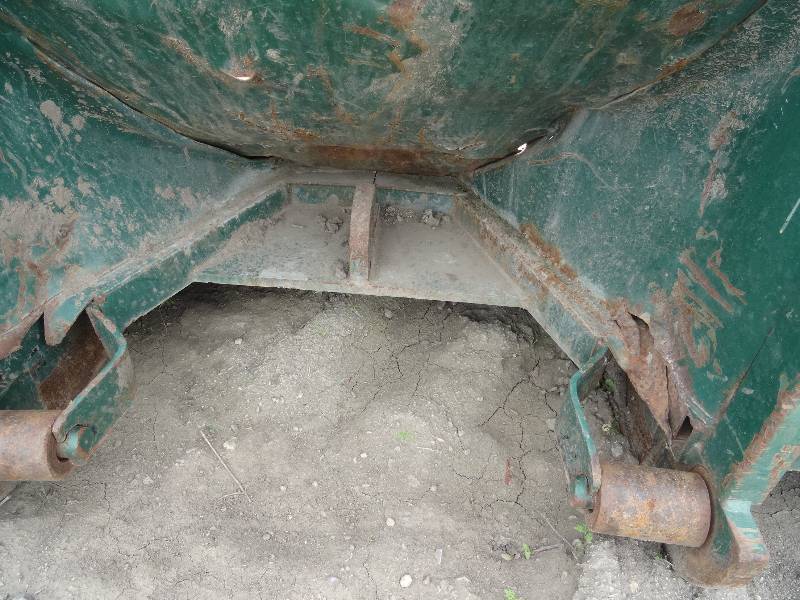 Roll off dumpster