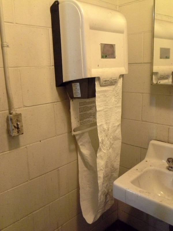 Bathroom Accessories Lot