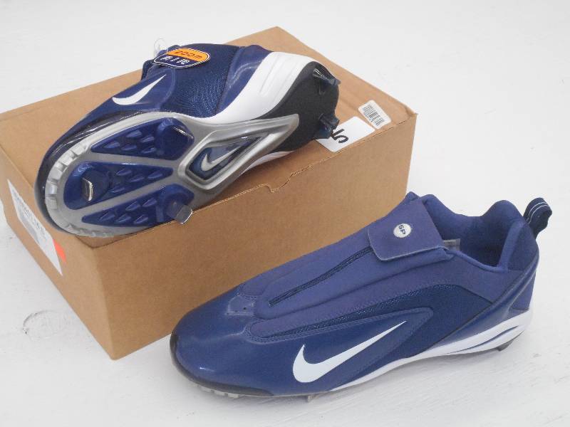 lot 5 image: New Nike Air Diamond Fury Baseball...