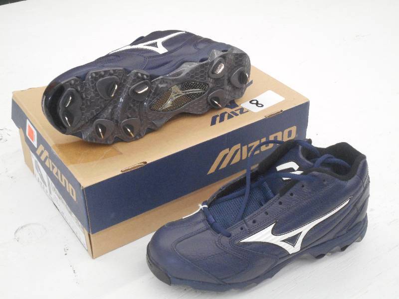 lot 8 image: New Mizuno 9-Spike Classic Baseball...