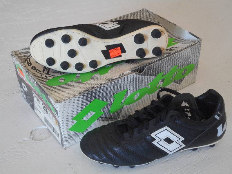 lot 27 image: New Lotto Stadio Pro Soccer Shoes, ...