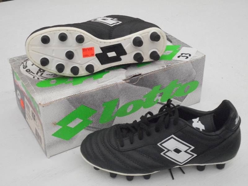 lot 33 image: New Lotto PU Primo Soccer Shoes, Si...