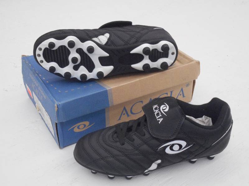 lot 37 image: New Acacia Europa Soccer Shoes, Siz...