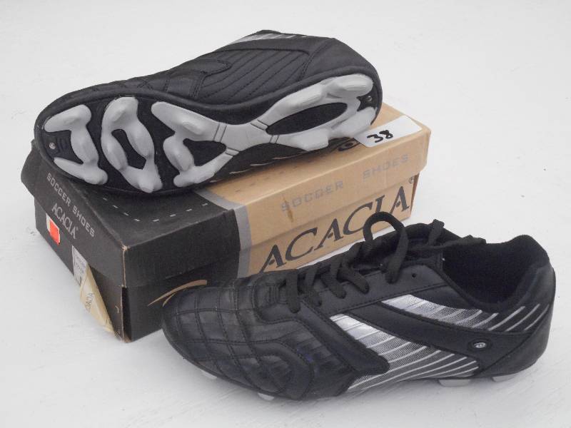 lot 38 image: New Acacia Rocket Soccer Shoes, Siz...