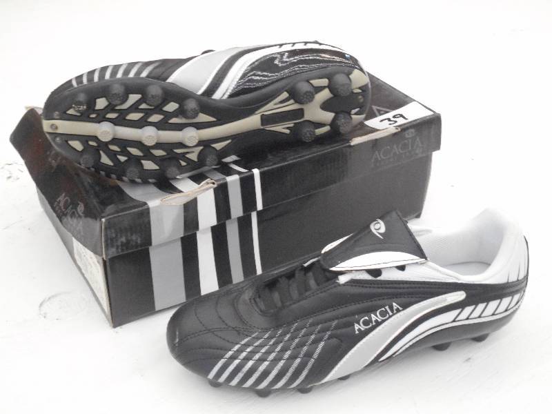 lot 39 image: New Acacia Europa Soccer Shoes, Siz...