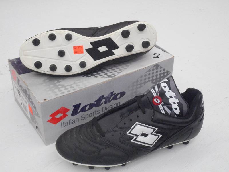 lot 40 image: New Lotto UPU Tiro Cup Soccer Shoes...