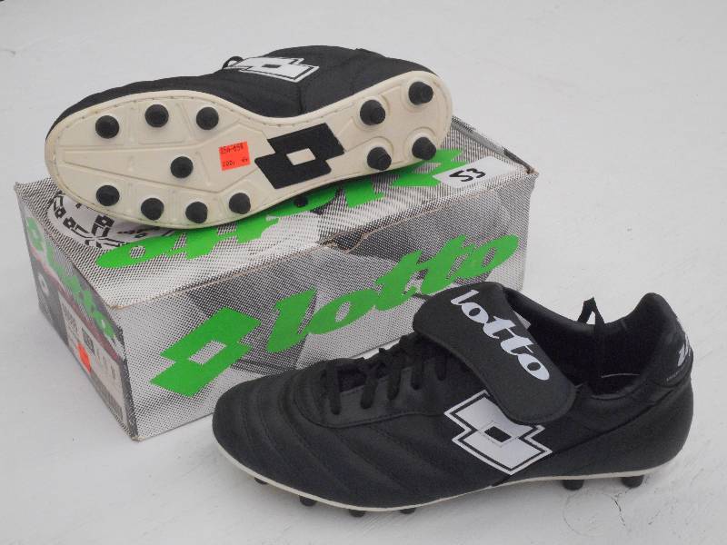 lot 53 image: New Lotto PU Primo Soccer Shoes, Si...