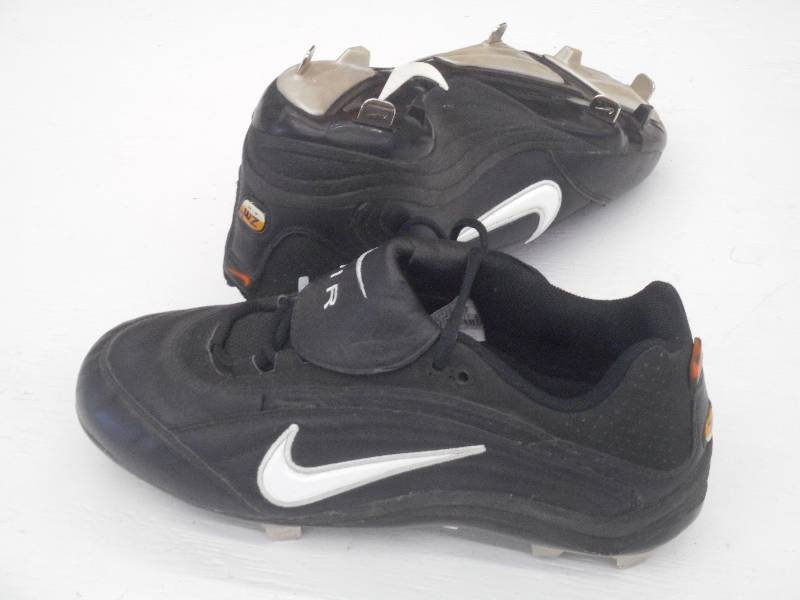 lot 59 image: New Nike Air BaseballSoftball Shoe...