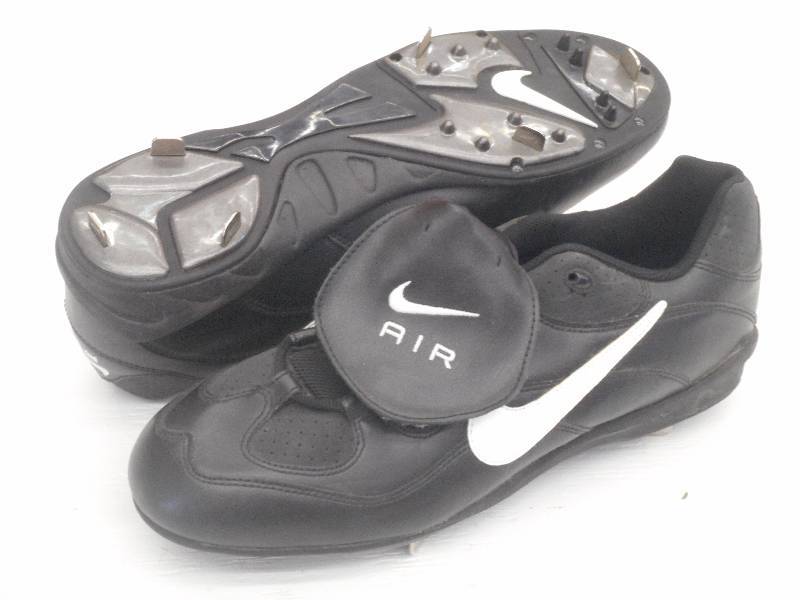 lot 61 image: New Nike Air Metal Cleat BaseballS...