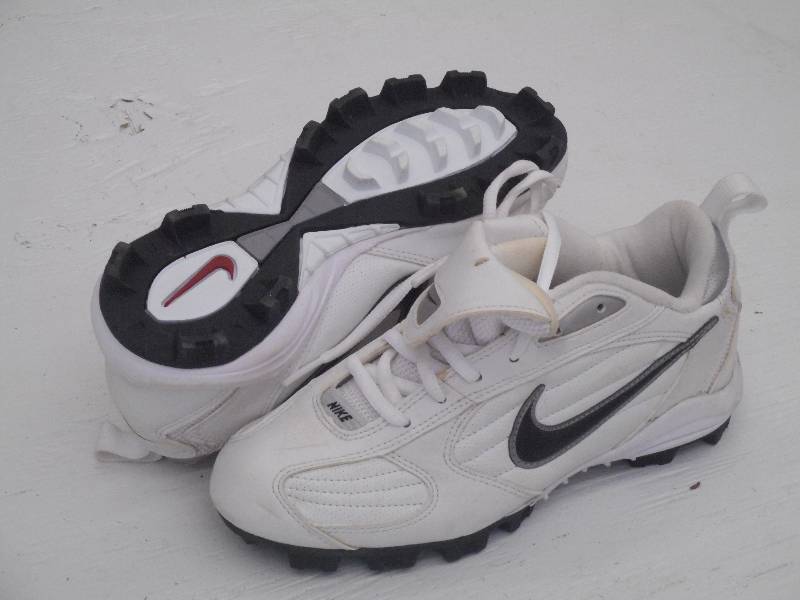 lot 63 image: New Nike White BaseballSoftball Sh...