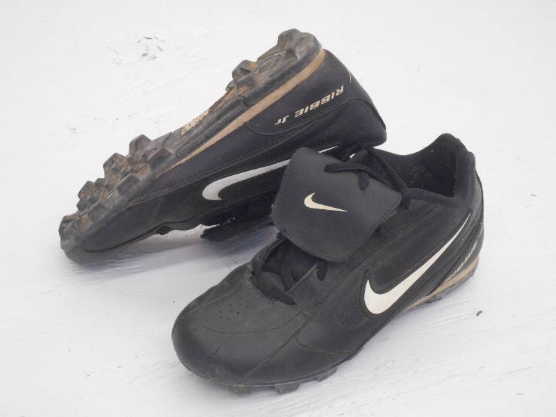 lot 68 image: Nike Ribbe Jr. BaseballSoftball Sh...