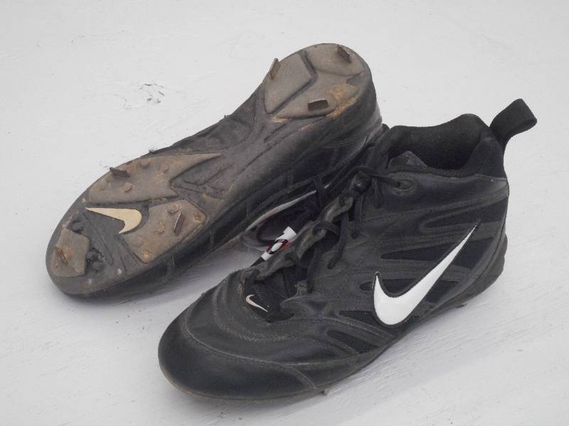 lot 70 image: Nike BlackWhite BaseballSoftbal S...