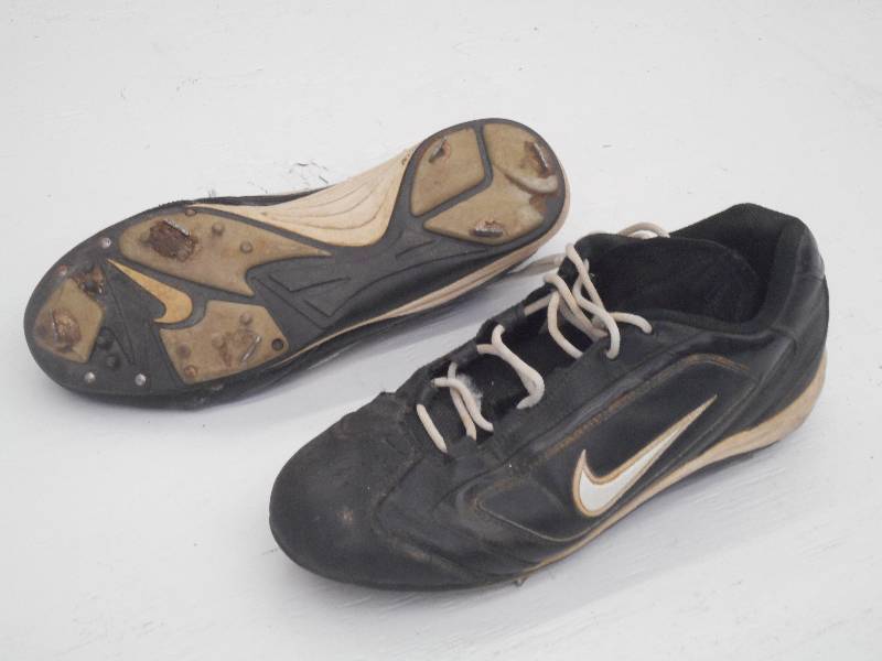lot 71 image: Nike BlackWhite BaseballSoftbal S...