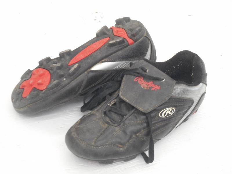 lot 72 image: Rawlings Black With Silver Baseball...