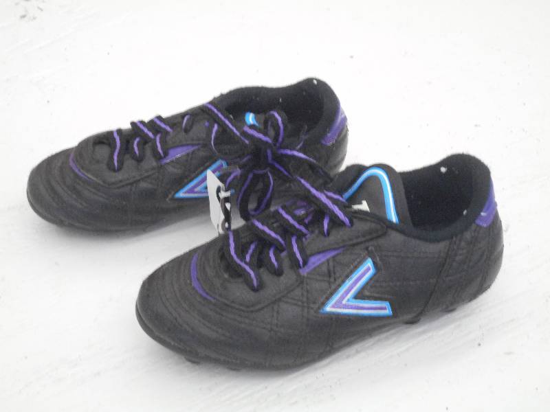 lot 98 image: Mitre BlackBluePurple Soccer Shoe...