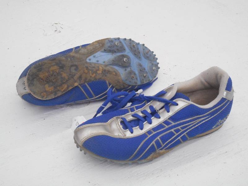 lot 120 image: Asics BlueSilver TrackRunning Sho...