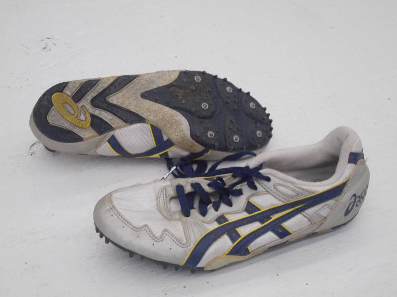 lot 122 image: Asics WhiteBlueGrey TrackRunning...